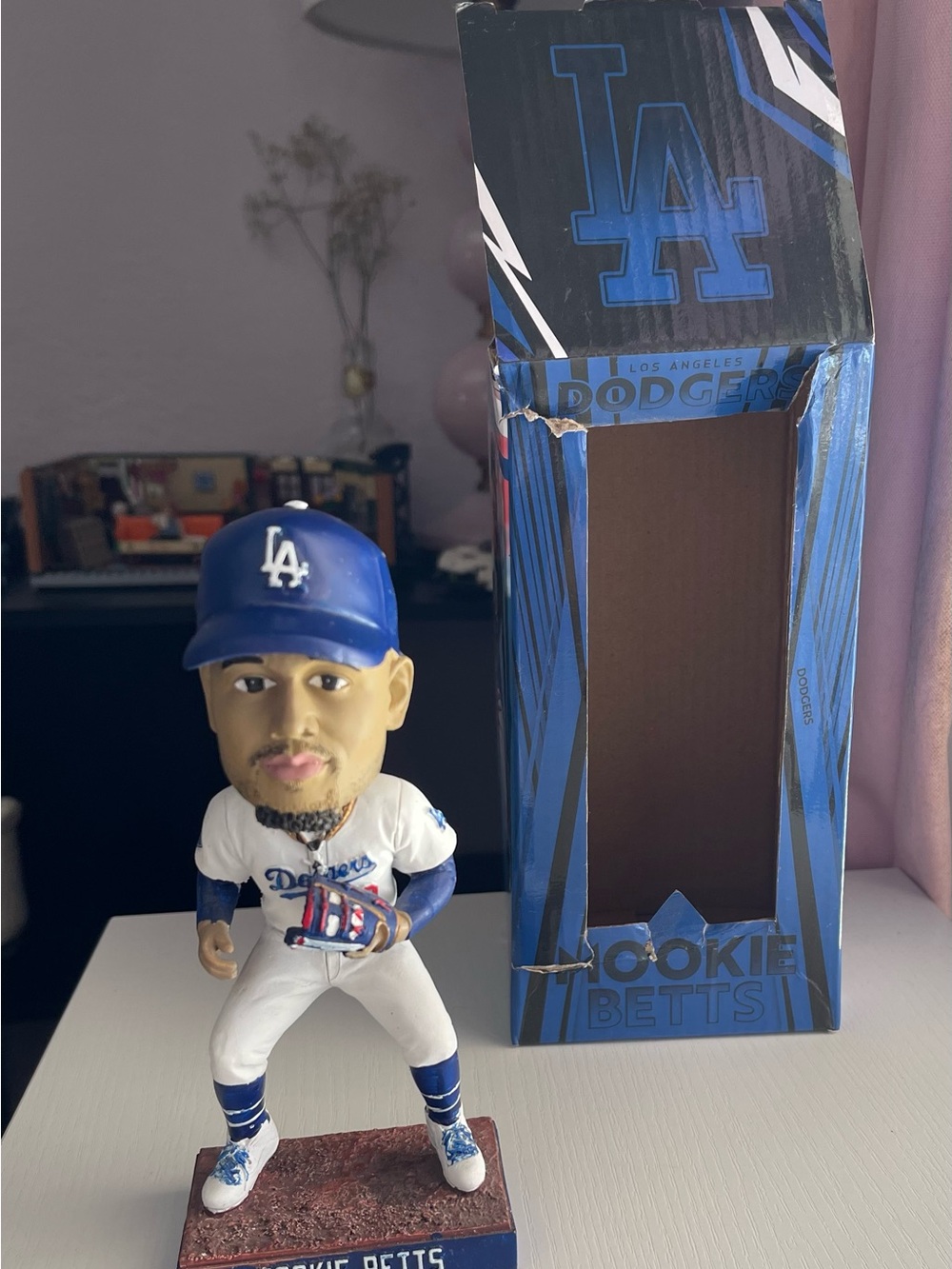 Los Angeles Dodgers Mookie Betts Bobblehead - Blue & White